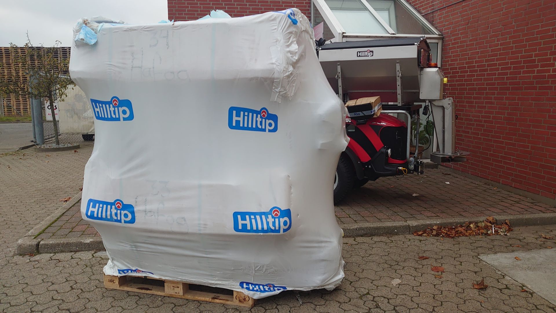 HillTip ICESTRIKER 380