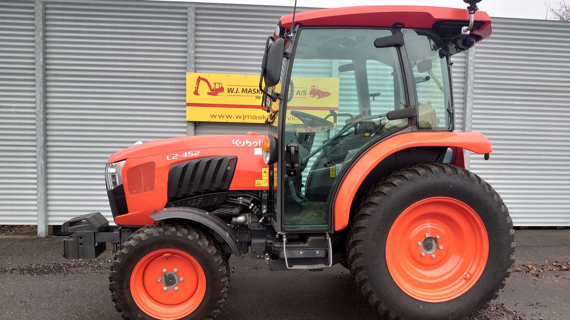 Kubota L2-452