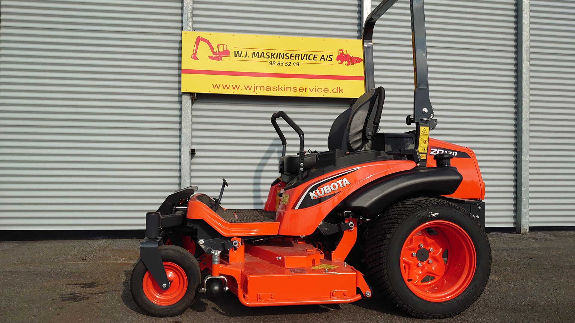 Kubota ZD1211R-60 Zero Turn
