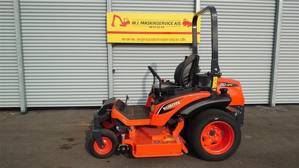 Kubota ZD1211R-60 Zero Turn