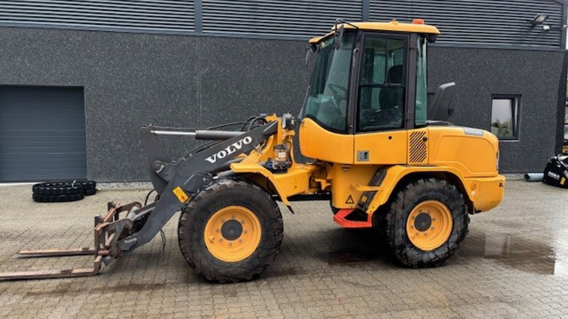 Volvo L30G