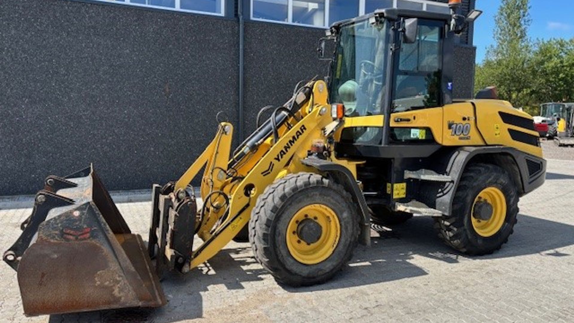Yanmar V100